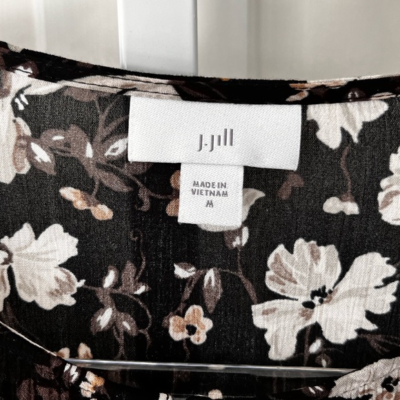 J JILL | Med | Crinkle Fabric | Floral - Picture 6 of 12
